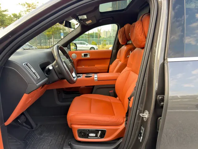 Li Auto L8 — Фото автомобиля 17