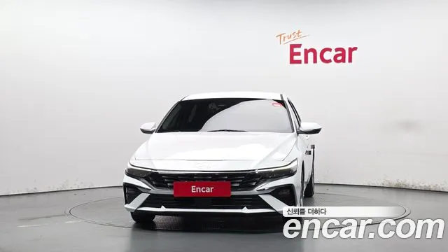 Hyundai Avante CN7 — Фото автомобиля 3