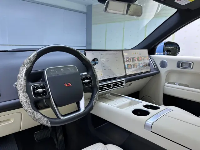 Li Auto L7 — Фото автомобиля 10