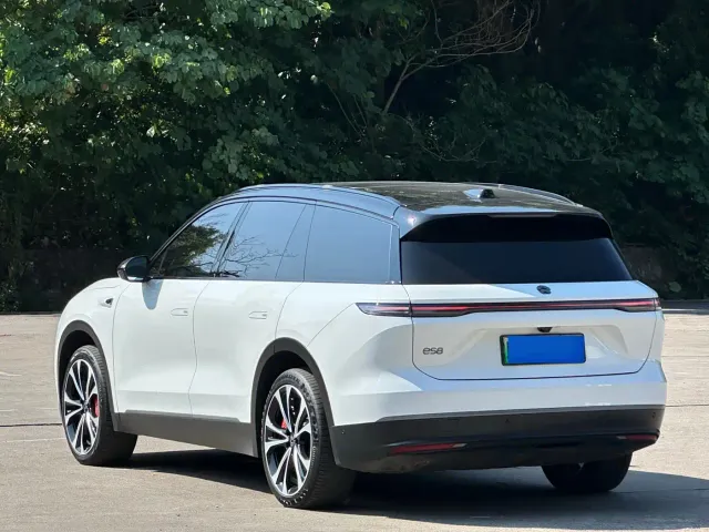 Nio ES8 — Фото автомобиля 13