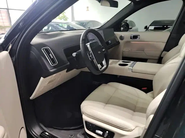 Li Auto L7 — Фото автомобиля 14