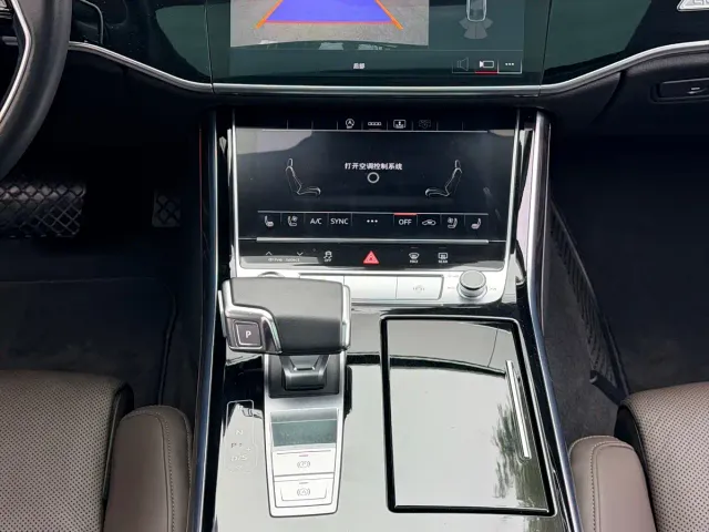 Audi A8 — Фото автомобиля 7