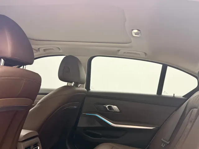 BMW 3 Series — Фото автомобиля 12
