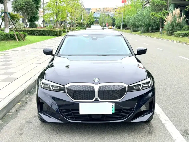 BMW i3 — Фото автомобиля 2