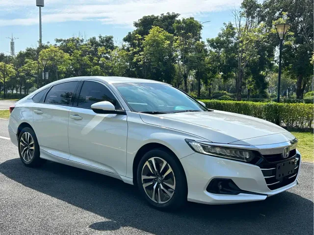 Honda Accord — Фото автомобиля 3