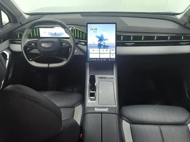 Geely Boyue L — Фото автомобиля 12