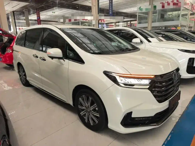 Honda Odyssey — Фото автомобиля 3