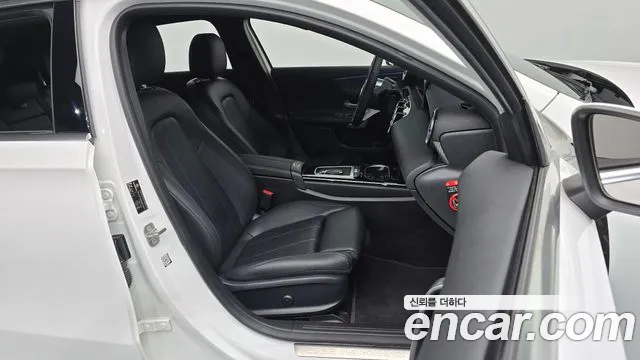 Mercedes-Benz A-Class W177 — Фото автомобиля 16