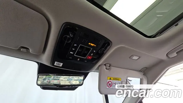 Kia Carnival Generation 4 — Фото автомобиля 27