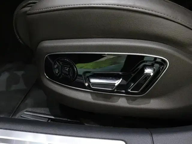 Audi Audi A8 2022 A8L 50 TFSI quattro Comfort Collector's Edition — Фото автомобиля 21