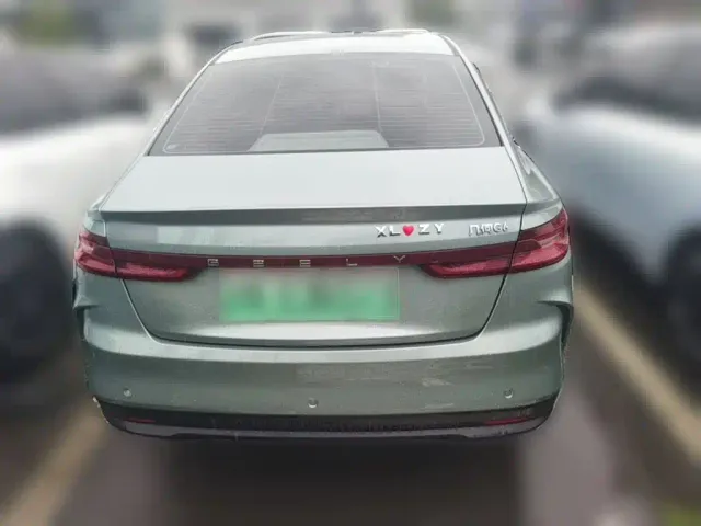 Geely Geometry G6 — Фото автомобиля 7