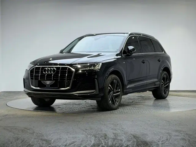 Фотография автомобиля — Audi Q7