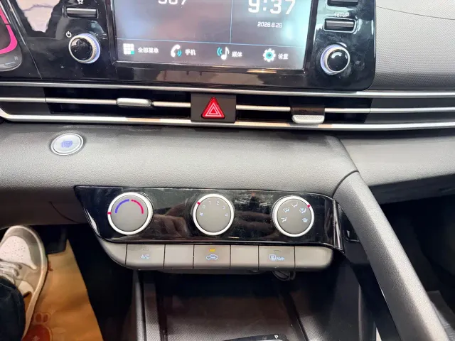 Hyundai Elantra — Фото автомобиля 17