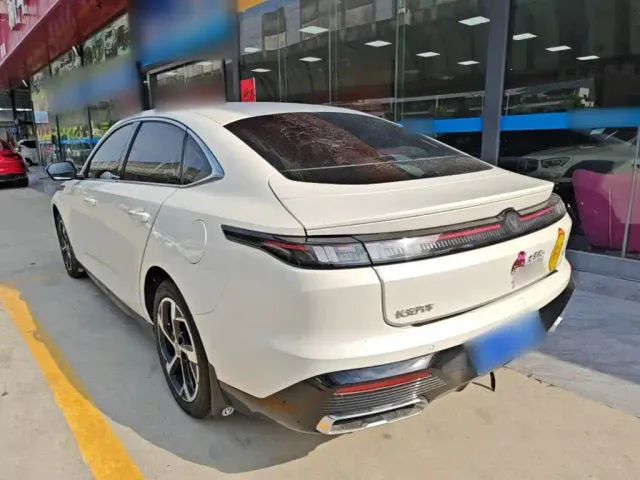 Changan Eado — Фото автомобиля 4