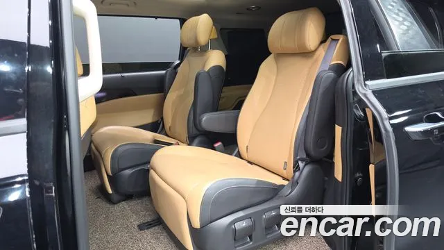 Kia Carnival — Фото автомобиля 16