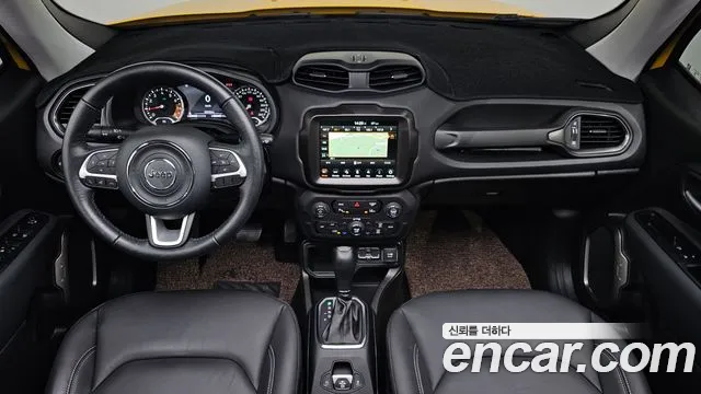 Jeep Renegade — Фото автомобиля 6