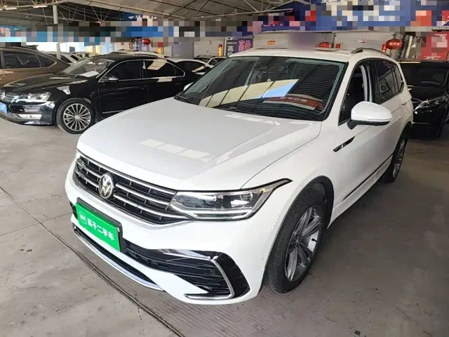 Фотография автомобиля — Volkswagen Tiguan L