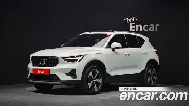 Фотография автомобиля — Volvo XC40
