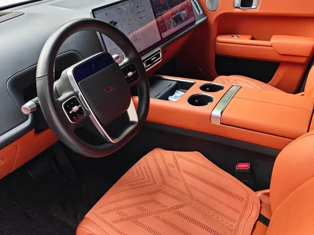 Li Auto L7 — Фото автомобиля 8