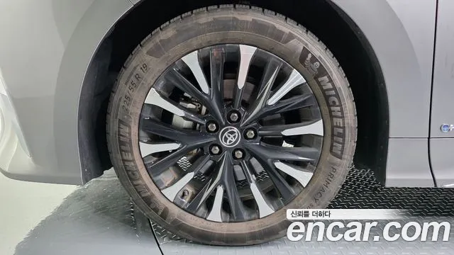Toyota Alphard — Фото автомобиля 4