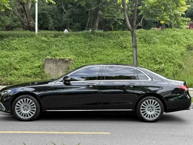 Mercedes-Benz E-Class — Фото автомобиля 6