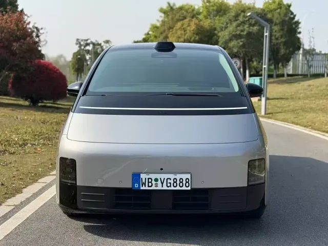 Li Auto MEGA — Фото автомобиля 2