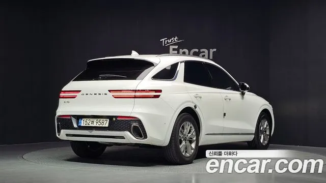 Genesis GV70 2.5T Бензин 2WD — Фото автомобиля 2
