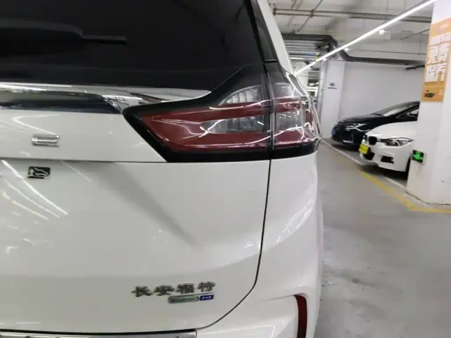 Ford Edge — Фото автомобиля 7