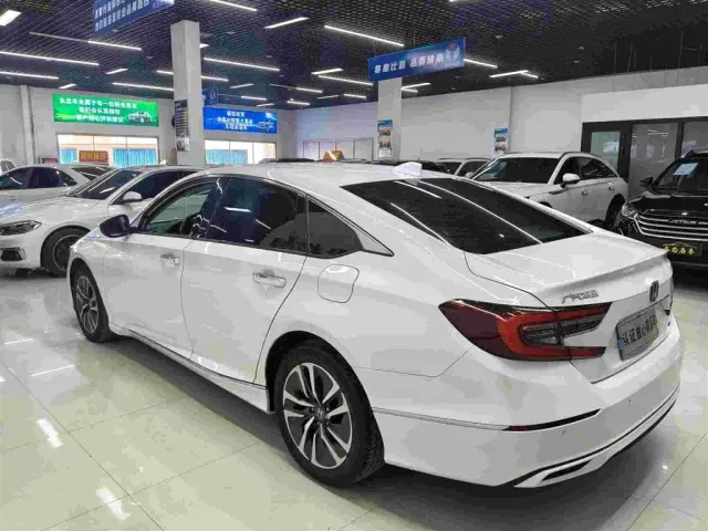 Honda Accord — Фото автомобиля 4