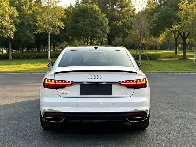 Audi A4L — Фото автомобиля 5
