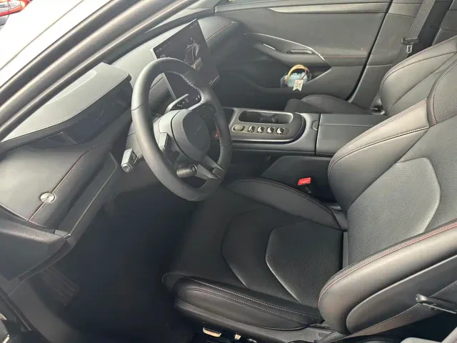 Xiaomi SU7 — Фото автомобиля 11