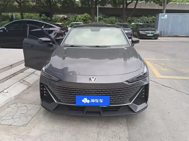 Changan UNI-V — Фото автомобиля 2