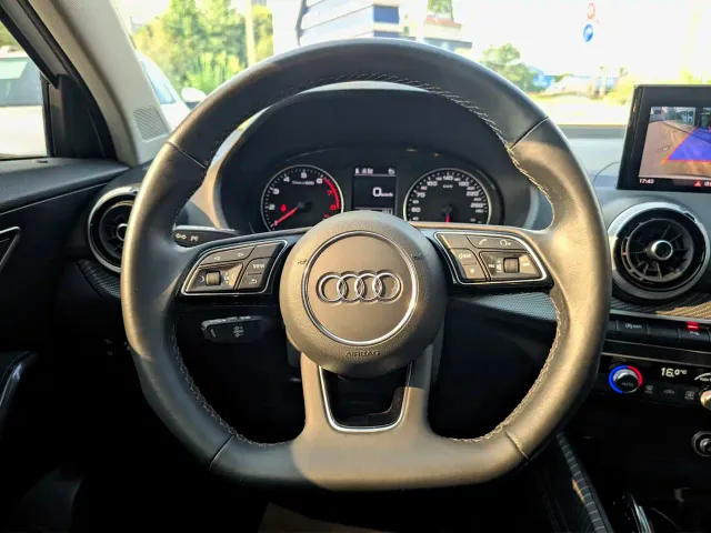Audi Q2L — Фото автомобиля 10
