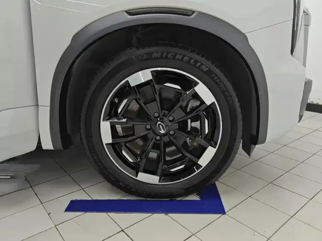 GAC Trumpchi Trumpchi ES9 2024 Model PHEV 143km Traveller Max — Фото автомобиля 6