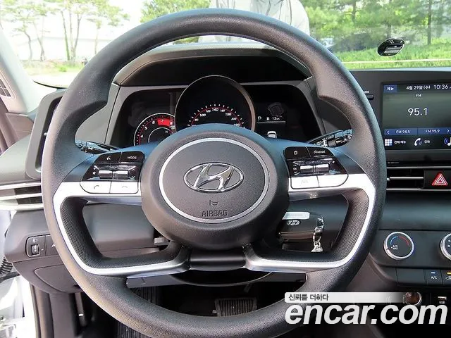 Hyundai Avante CN7 — Фото автомобиля 8