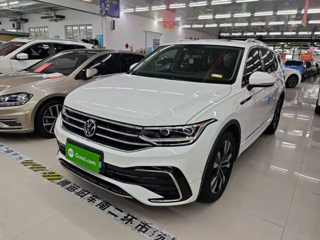 Фотография автомобиля — Volkswagen Tiguan L