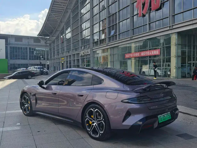 Xiaomi SU7 — Фото автомобиля 7