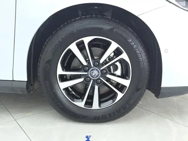 BYD Qin PLUS — Фото автомобиля 6