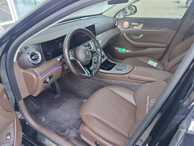 Mercedes-Benz E-Class — Фото автомобиля 7