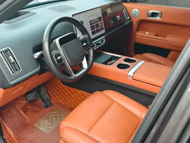 Li Auto L7 — Фото автомобиля 13