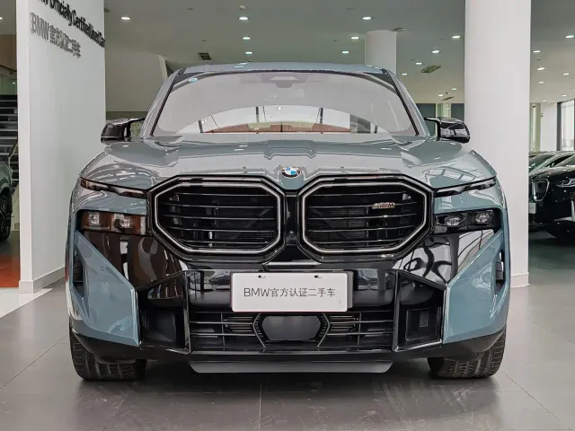 BMW XM — Фото автомобиля 2