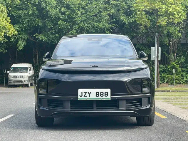 Li Auto L8 — Фото автомобиля 2