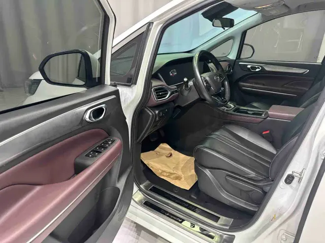 GAC Trumpchi M6 — Фото автомобиля 8