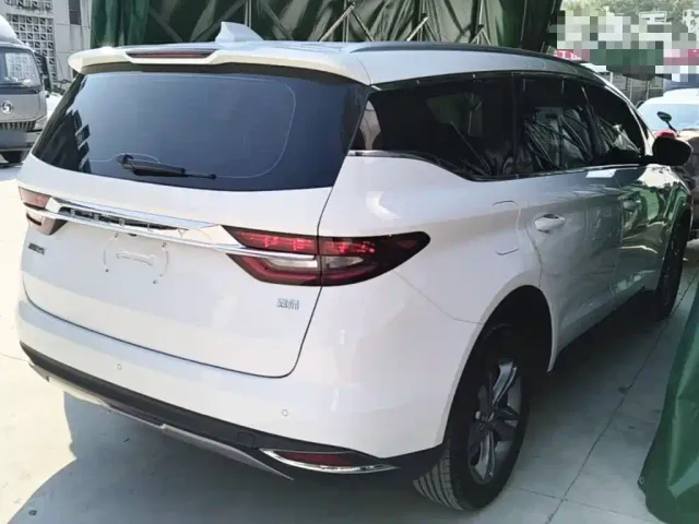 Geely Jiaji — Фото автомобиля 6