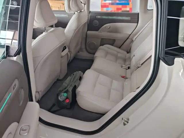 IM Motors LS6 — Фото автомобиля 12