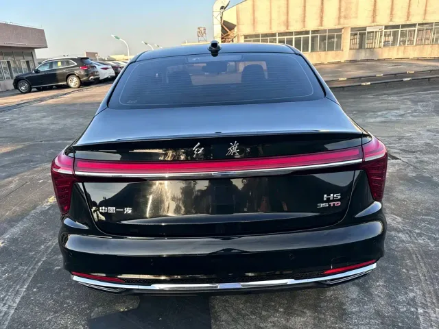 Hongqi H5 — Фото автомобиля 13