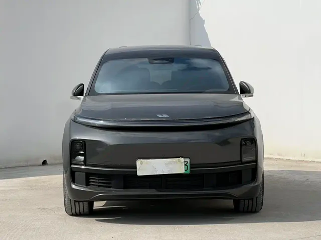 Li Auto L8 — Фото автомобиля 9