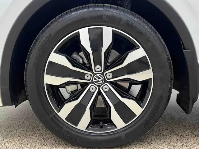 Volkswagen Tiguan L — Фото автомобиля 7