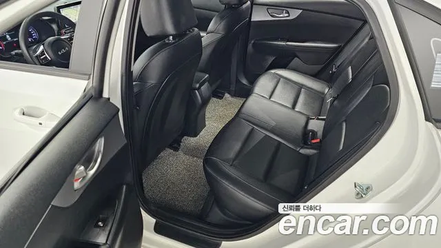 Kia K3 Generation 2 — Фото автомобиля 11