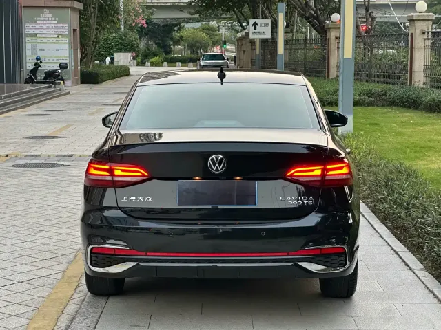 Volkswagen Lavida — Фото автомобиля 11